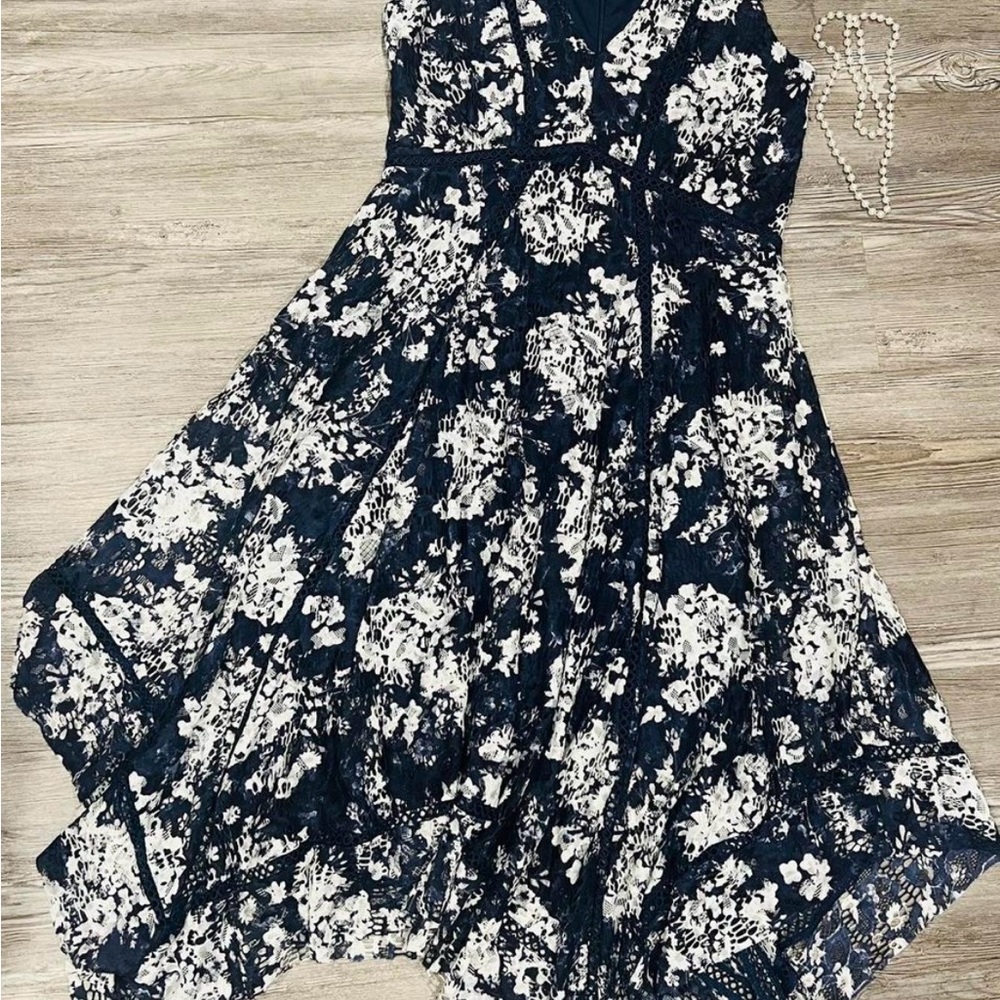 Taylor Women's  Lace long dress size 8